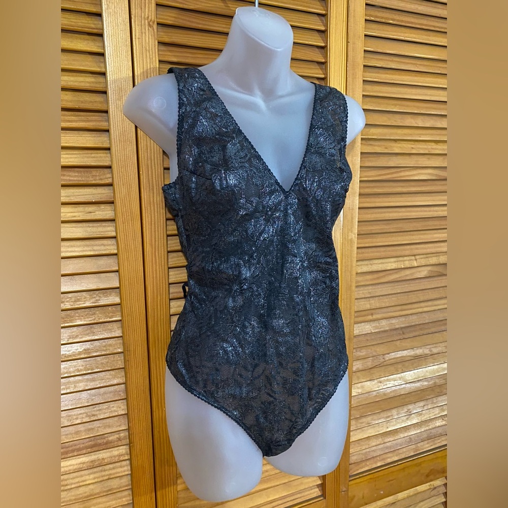 Victoria’s Secret: Metallic teddy